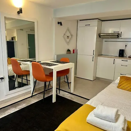 Heart Of Chic Steps From Vitosha Blvd Apartment Sofia